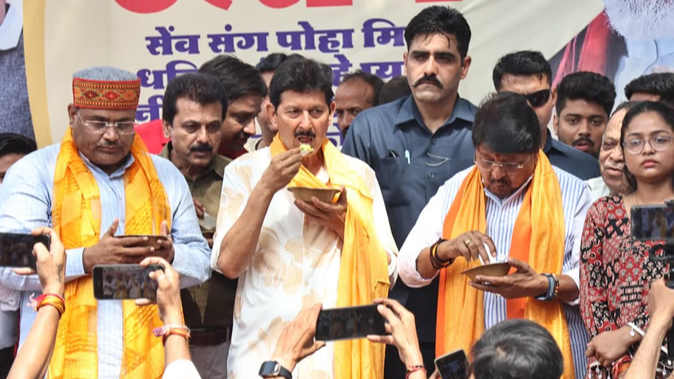 पोहा दिवस पर मंत्री विजयवर्गीय ने कहा-इंदौरी पिज्जा, बर्गर छोड पोहे को बढ़ावा दें