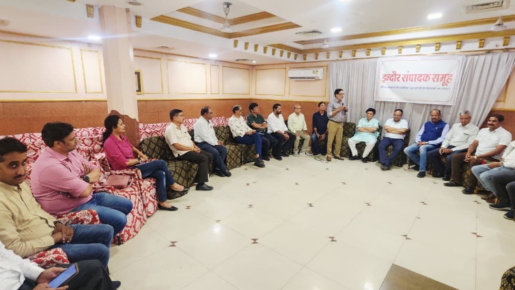 Indore News: जल संरक्षण, ध्वनि प्रदूषण और शिक्षा पर फोकस, संभागायुक्त लाक्षाकार ने बताई कार्ययोजना