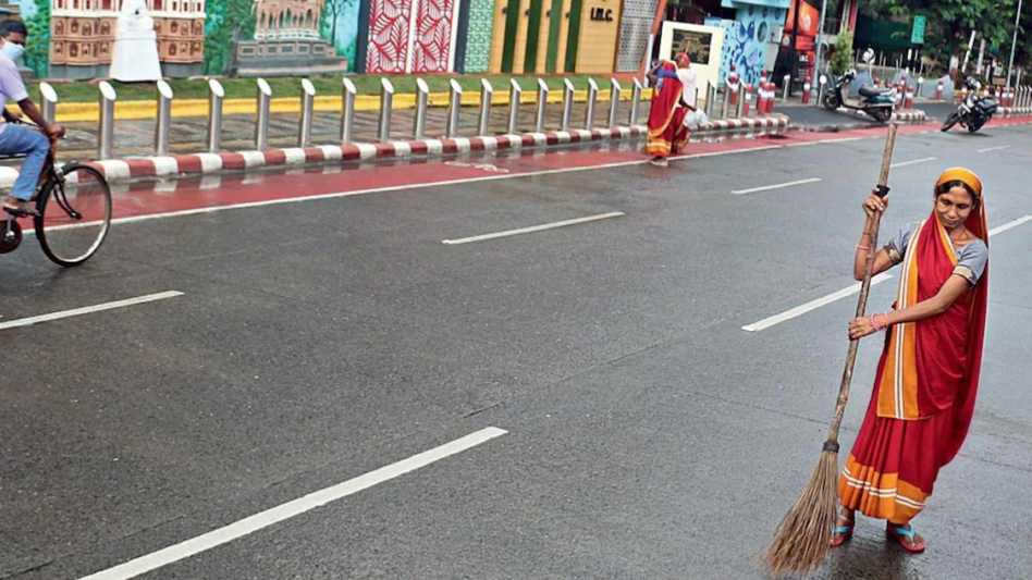  इंदौर में सफाई कर्मचारियों की हड़ताल खत्म, देर रात बैठक में बनी सहमति; गुरुवार से काम पर लौटेंगे