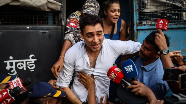 इमरान खान को भारत छोड़ने का नोटिस, CJP प्रदर्शन में शामिल होने के बाद मुंबई पुलिस की कार्रवाई